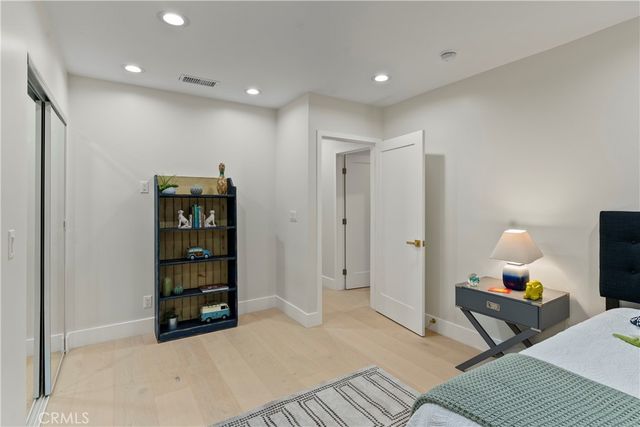 16915 Dormie, Encino, CA 91436