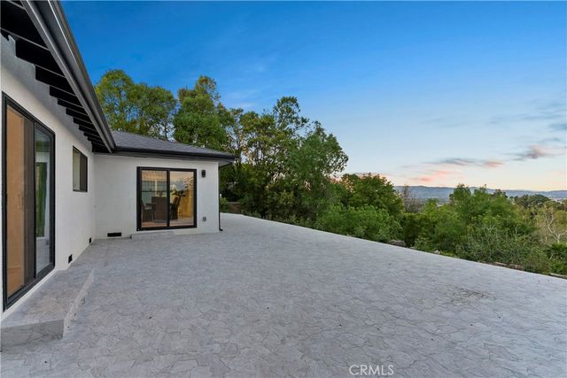 16915 Dormie, Encino, CA 91436