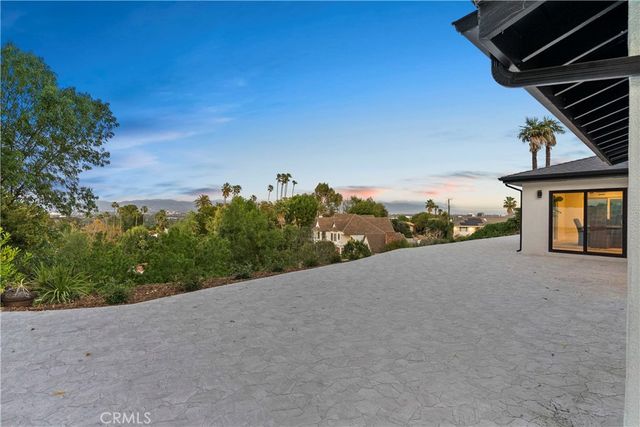 16915 Dormie, Encino, CA 91436