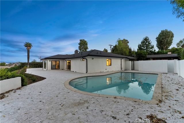 16915 Dormie, Encino, CA 91436