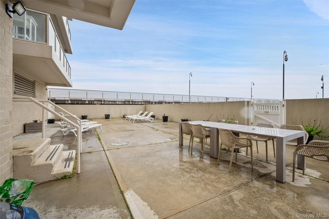 170 W Broadway 4I, Long Beach, NY 11561