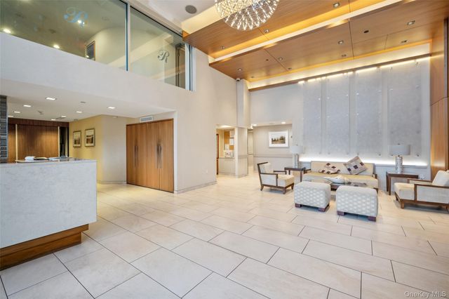 170 W Broadway 4I, Long Beach, NY 11561