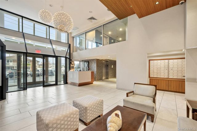 170 W Broadway 4I, Long Beach, NY 11561