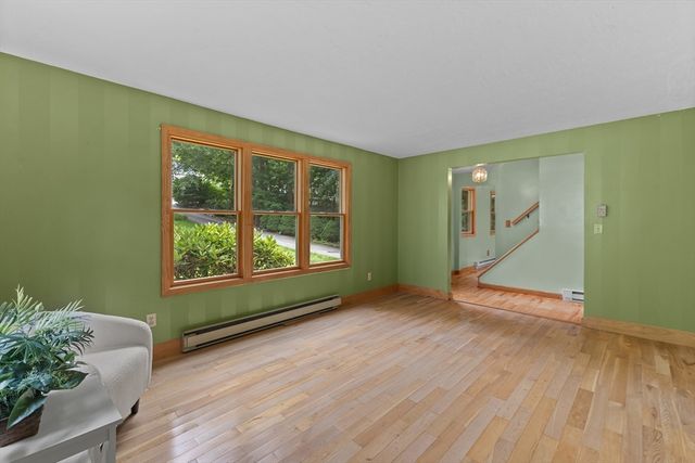 41 Drexel St, Worcester, MA 01602