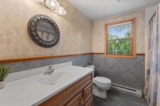 41 Drexel St, Worcester, MA 01602