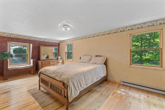 41 Drexel St, Worcester, MA 01602