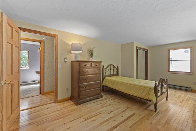 41 Drexel St, Worcester, MA 01602