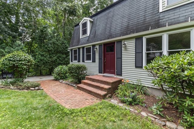 41 Drexel St, Worcester, MA 01602