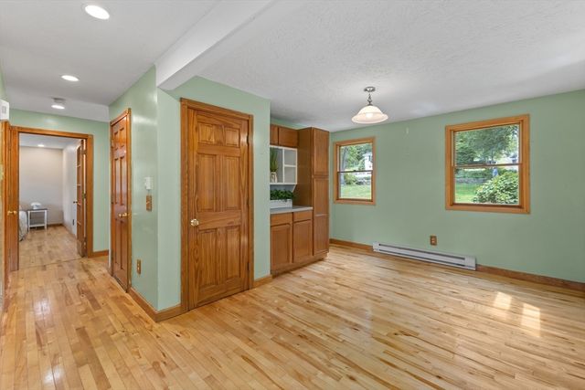 41 Drexel St, Worcester, MA 01602