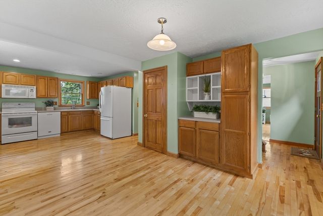 41 Drexel St, Worcester, MA 01602