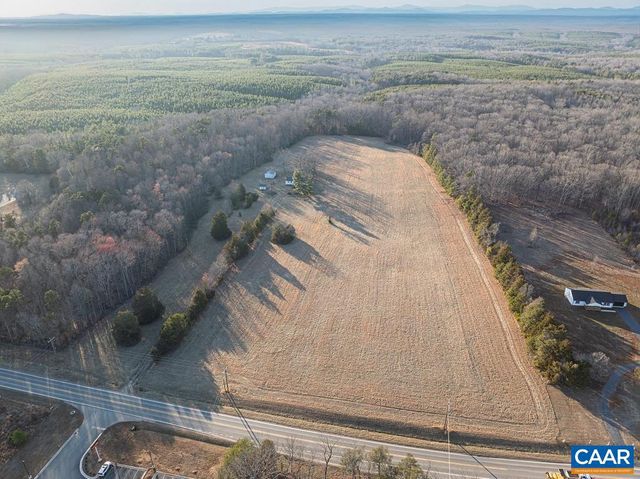 25805 N JAMES MADISON HWY, New Canton, VA 23123