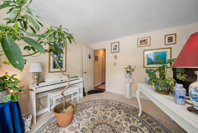 12 Laurel Circle, Wolfeboro, NH 03894