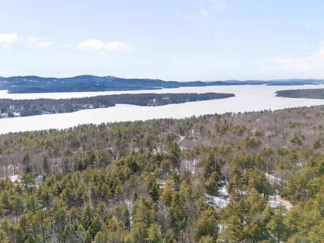 12 Laurel Circle, Wolfeboro, NH 03894