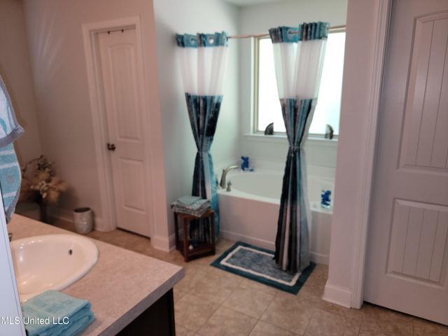 9598 Nielsen Drive, Olive Branch, MS 38654