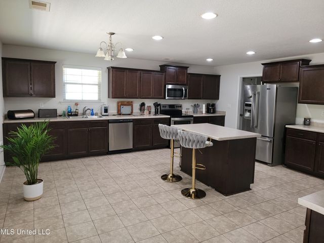 9598 Nielsen Drive, Olive Branch, MS 38654