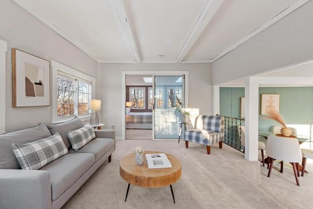 10 Fairview Road, Peabody, MA 01960