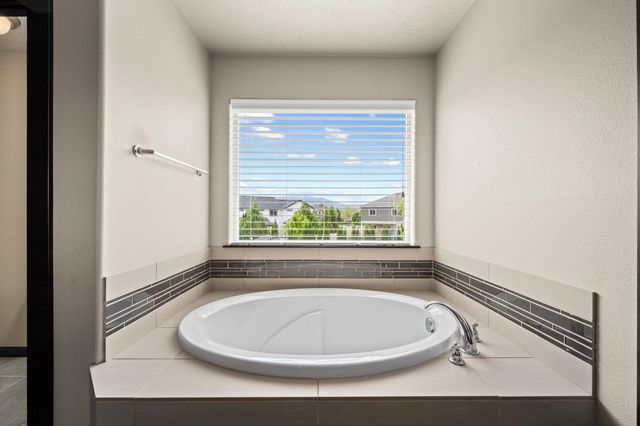 19700 E Knox Ave, Liberty Lake, WA 99016