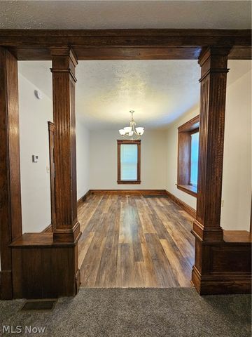 1005 Raymond Street, Akron, OH 44307