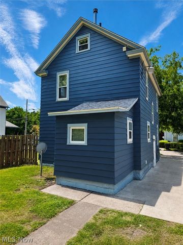 1005 Raymond Street, Akron, OH 44307