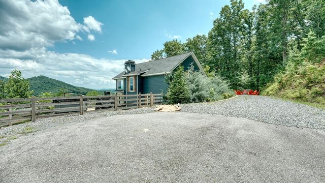 890 Hickory Drive, Mineral Bluff, GA 30559