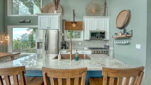 890 Hickory Drive, Mineral Bluff, GA 30559