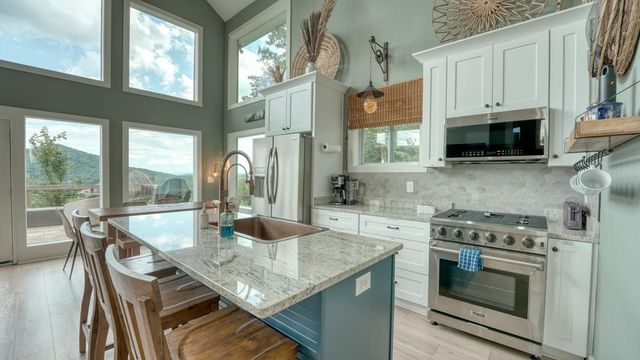 890 Hickory Drive, Mineral Bluff, GA 30559