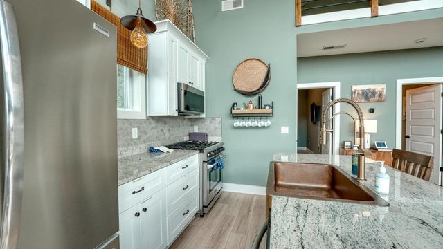 890 Hickory Drive, Mineral Bluff, GA 30559
