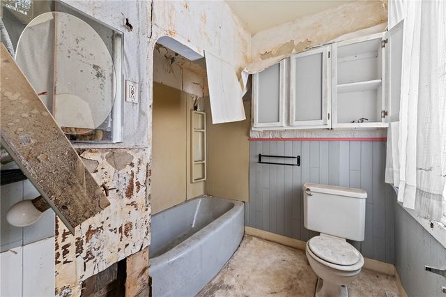 2417 Osgood St, Perry Hilltop, PA 15214