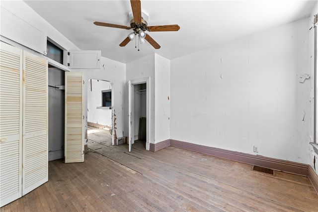 2417 Osgood St, Perry Hilltop, PA 15214