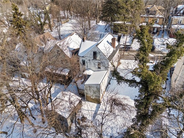 2417 Osgood St, Perry Hilltop, PA 15214