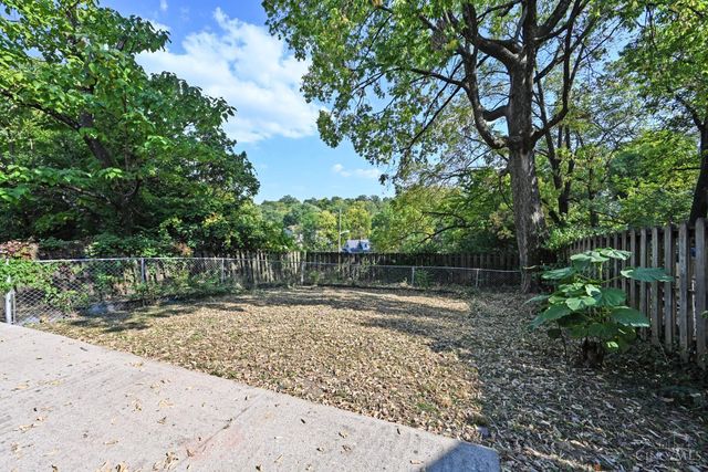 1120 Carson Avenue, Cincinnati, OH 45205