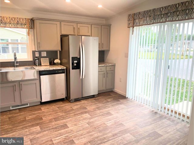 92 FLORENCE DRIVE, Elizabethtown, PA 17022