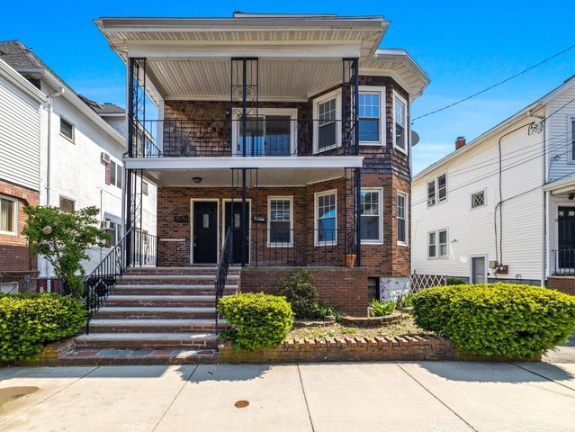 14 Windsor 2, Medford, MA 02155