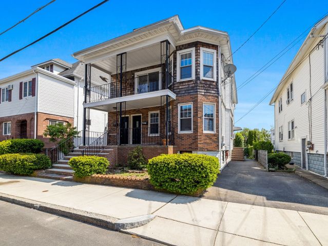 14 Windsor 2, Medford, MA 02155