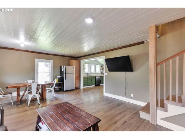 210 WASHINGTON St, Oregon City, OR 97045