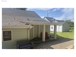 210 WASHINGTON St, Oregon City, OR 97045