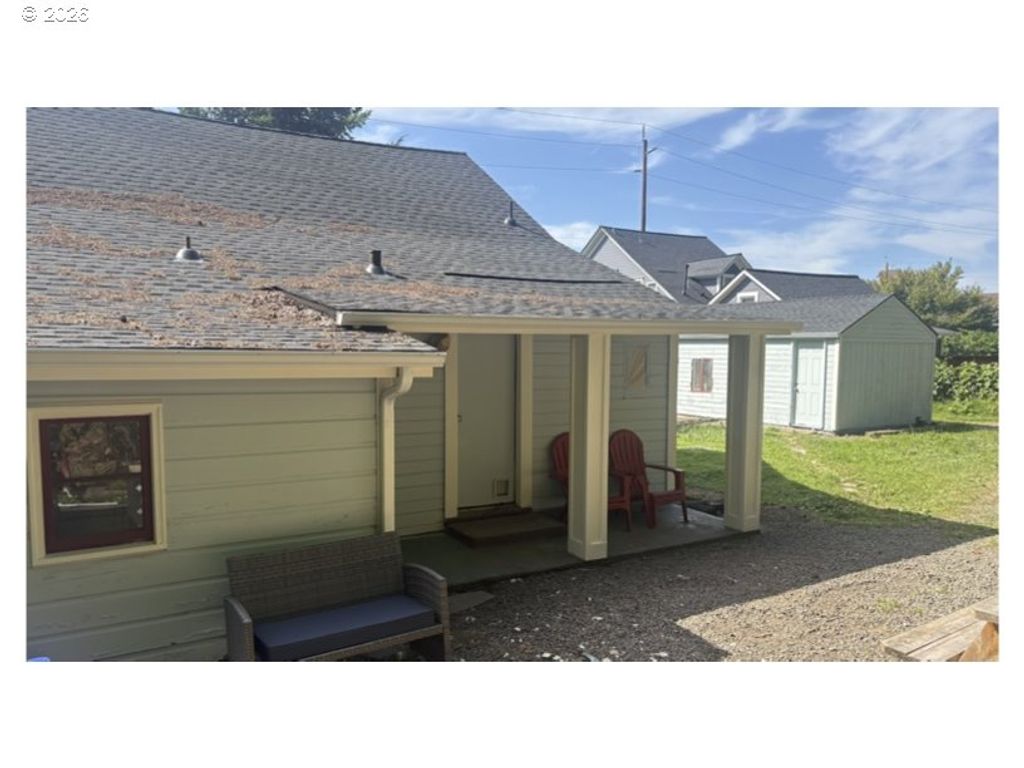 210 WASHINGTON St, Oregon City, OR 97045