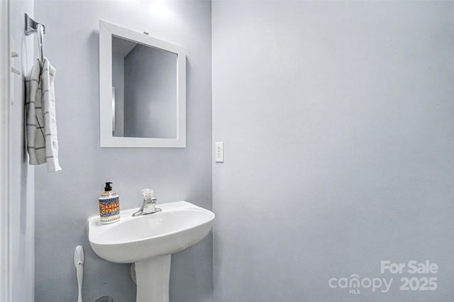 2104 Pawpaw Lane, Charlotte, NC 28269