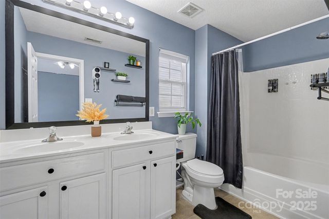 2104 Pawpaw Lane, Charlotte, NC 28269