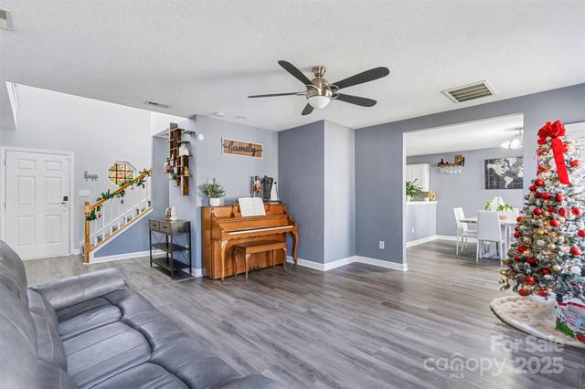 2104 Pawpaw Lane, Charlotte, NC 28269