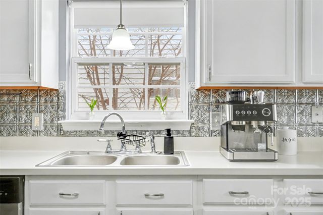 2104 Pawpaw Lane, Charlotte, NC 28269