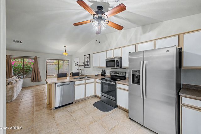 725 E LONG Avenue, Buckeye, AZ 85326
