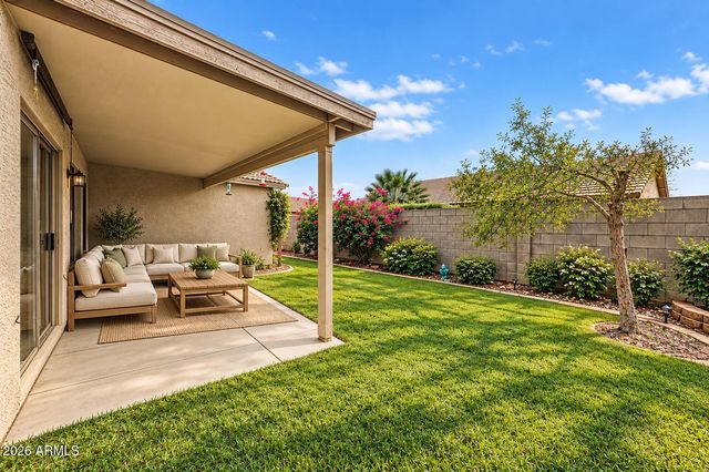 725 E LONG Avenue, Buckeye, AZ 85326