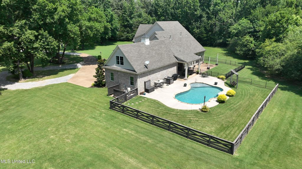 1480 Southern Ridge Trail, Olive Branch, MS 38654