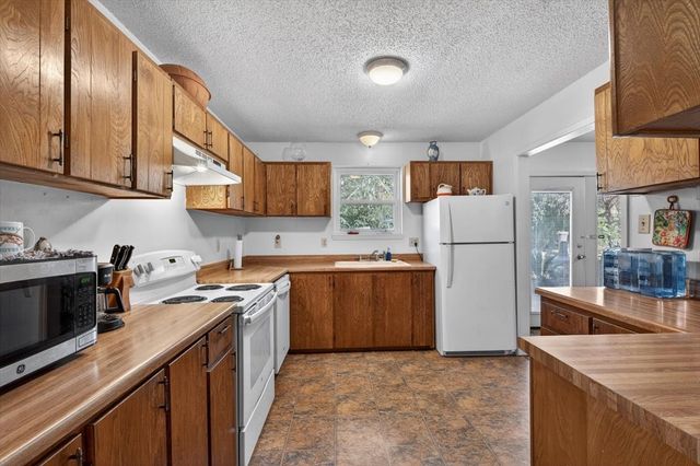 1706 Hitching Post Road, Granbury, TX 76049