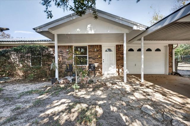 1706 Hitching Post Road, Granbury, TX 76049