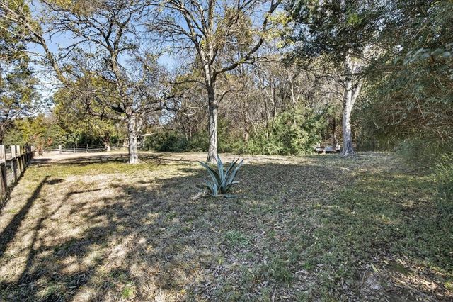 1706 Hitching Post Road, Granbury, TX 76049