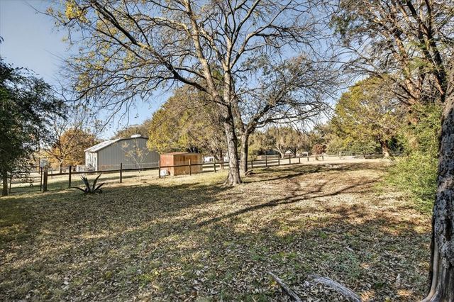 1706 Hitching Post Road, Granbury, TX 76049