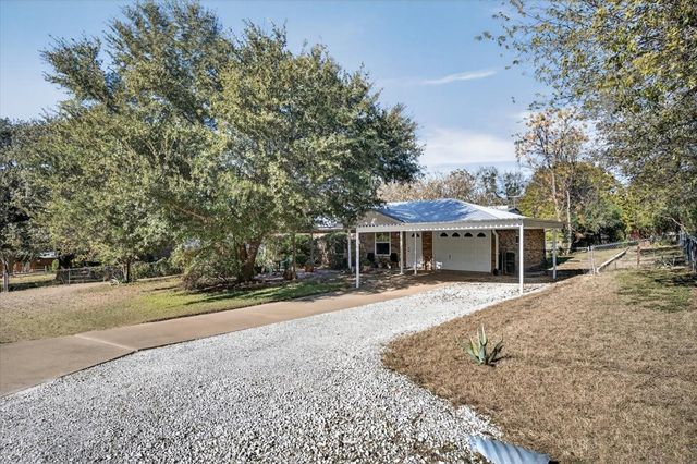 1706 Hitching Post Road, Granbury, TX 76049