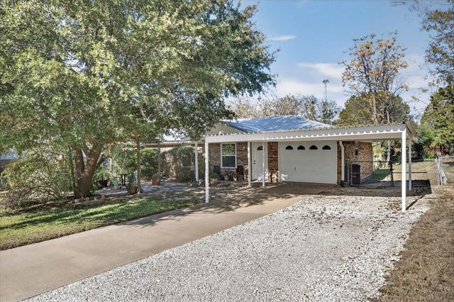 1706 Hitching Post Road, Granbury, TX 76049
